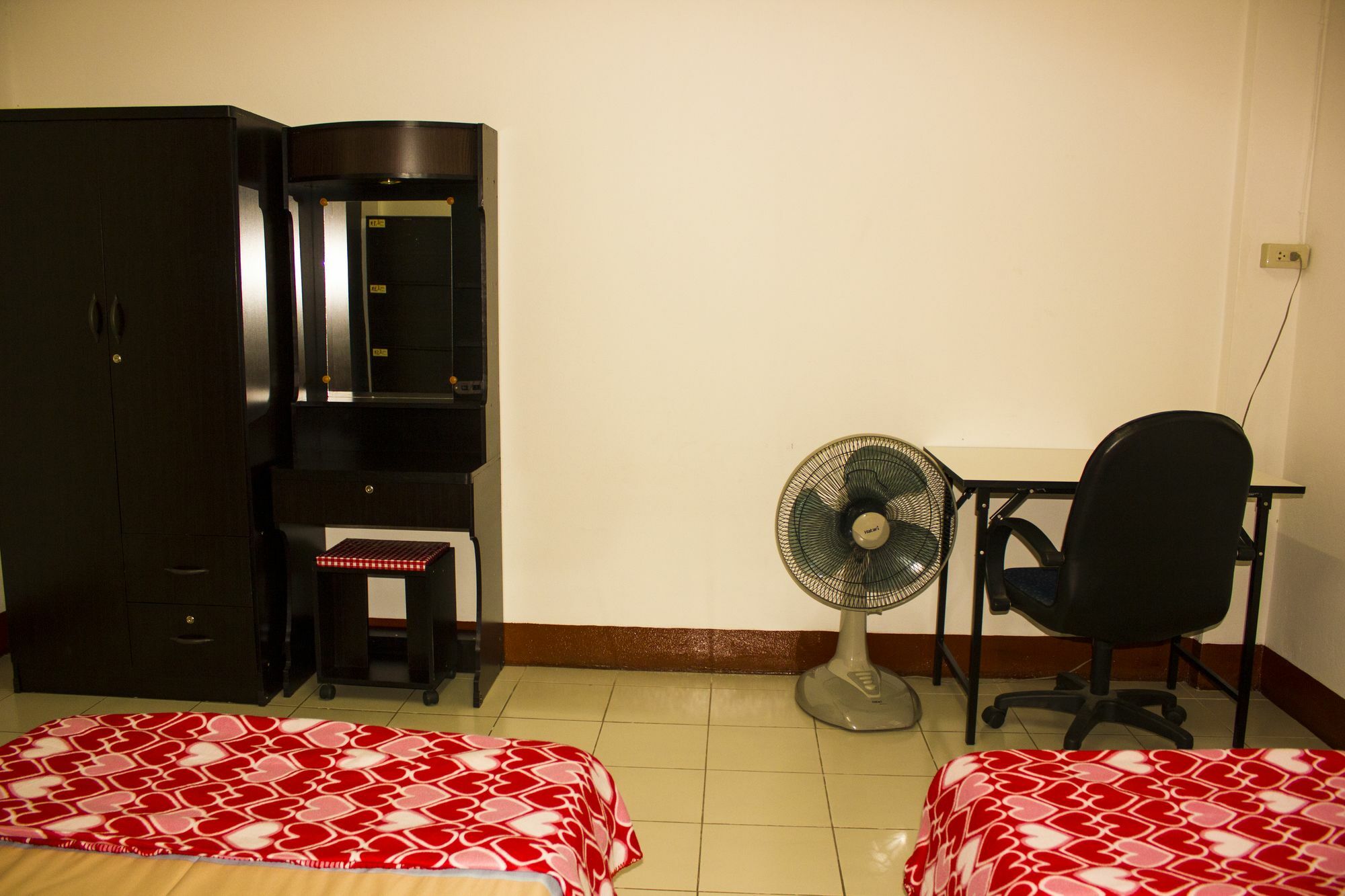 Walkinn Guesthouse 1 Чиангмай Екстериор снимка